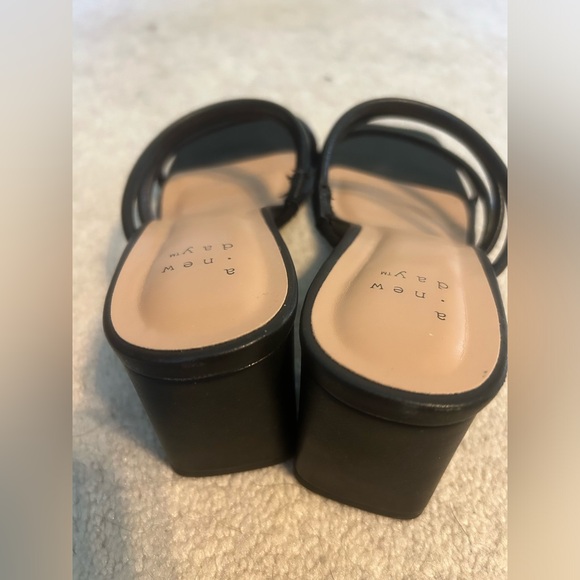 Like new black strappy block heels - Picture 2 of 3